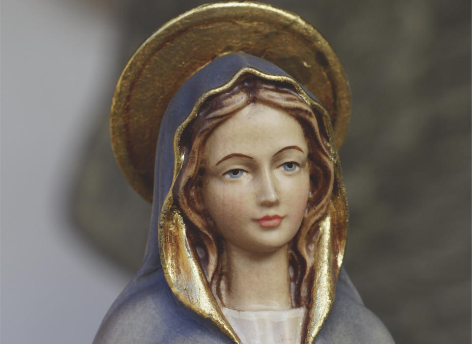 Hl. Maria, Mutter Gottes aus Holz geschnitzt, Angebot beim Elle in Schwangau